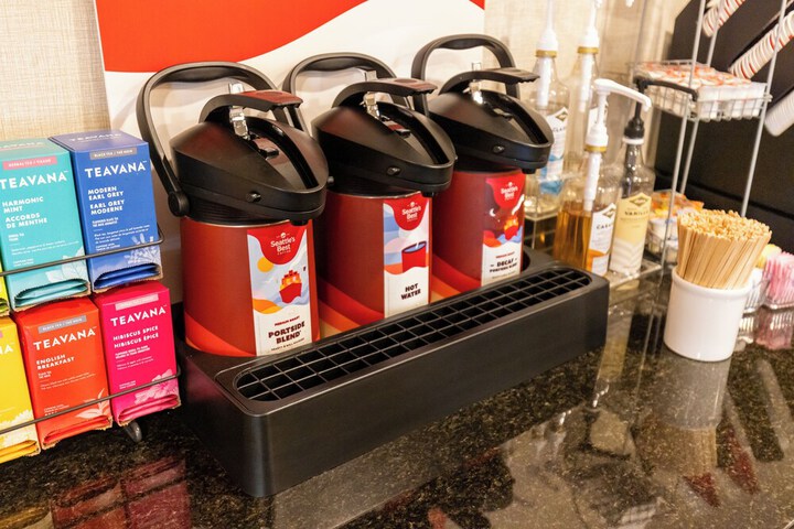 Breakfast/Coffee Service 76 of 100