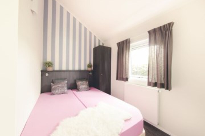 Room 42 of 143