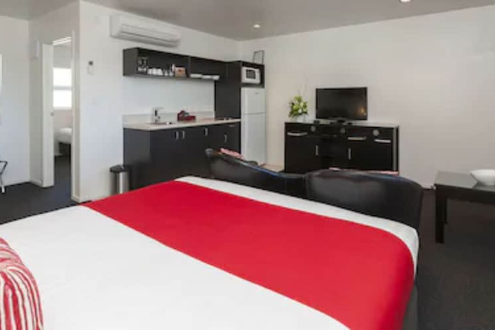 Room 9 of 34