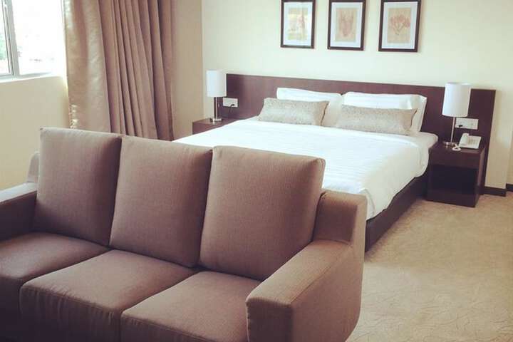 Room 13 of 34