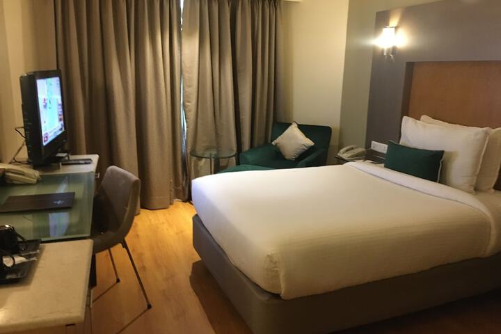 Room 4 of 71