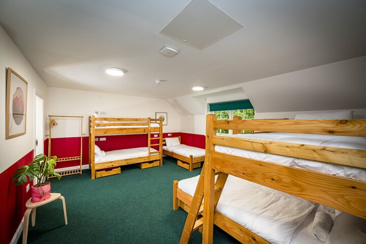 Room 3 of 77