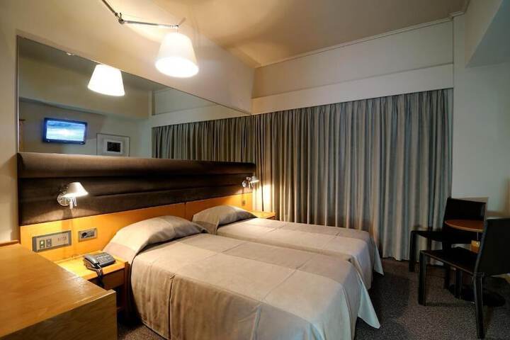 Room 5 of 21
