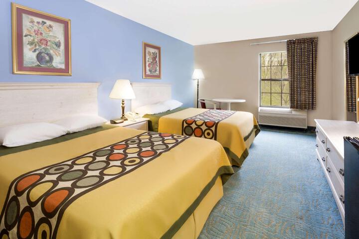 1 King Bed (5 of 17)