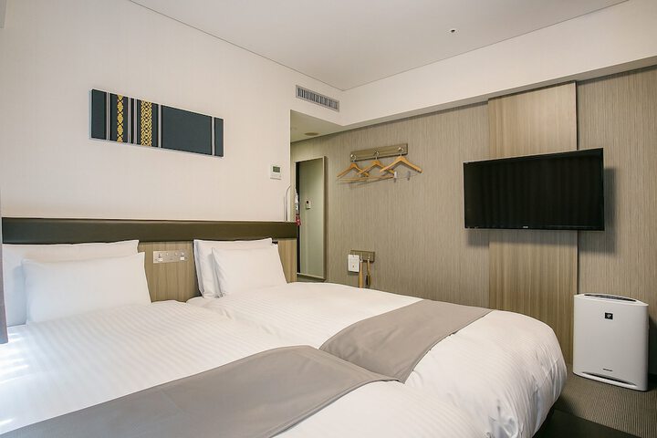 Room 10 of 64
