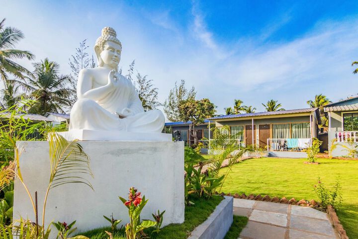 Treebo Lands End Beach Resort - 100m from Beach