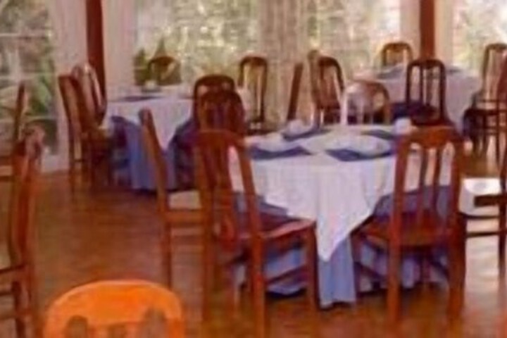 Dining 11 of 14