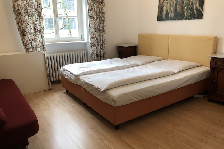 Room 25 of 41