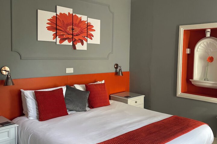 Room 26 of 54