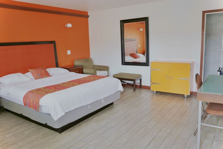 Renovated Kingbed (37 of 38)