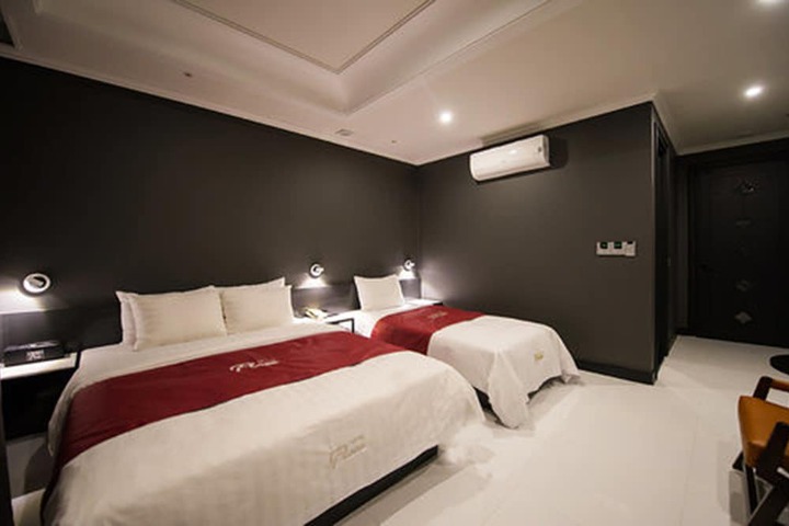 Room 17 of 69