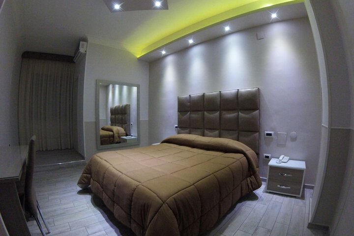 Room 10 of 39