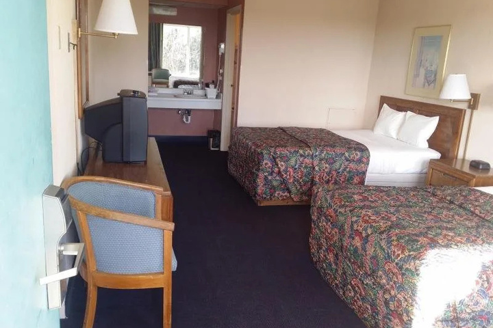 Room 4 of 5