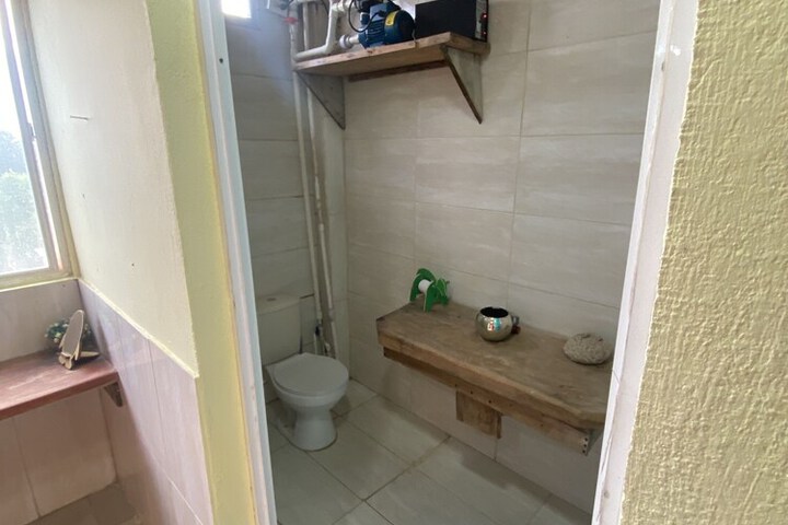 Room 12 of 83