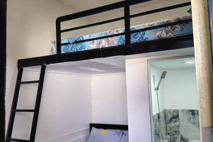 Room 14 of 28
