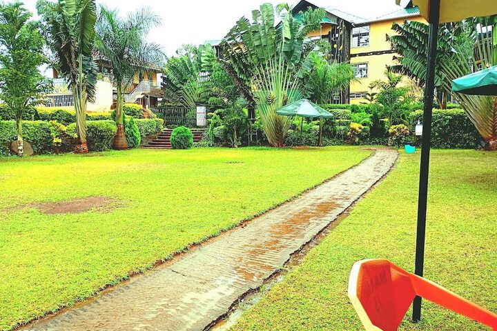 Hotel Exterior 23 of 31