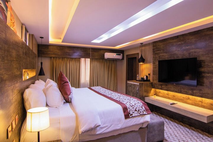 Room 12 of 46