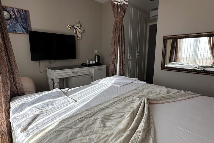 Room 14 of 131