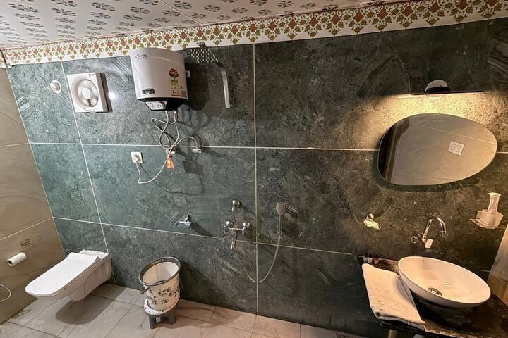 Room 40 of 51