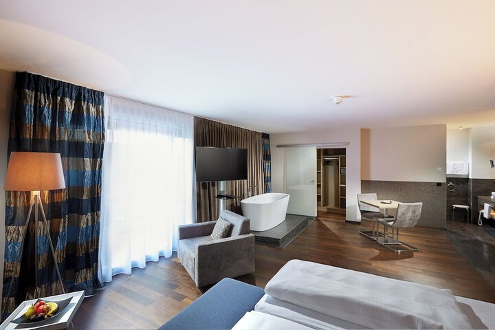 Room 21 of 110