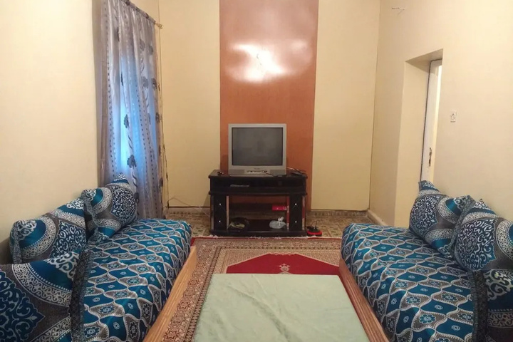 Room 6 of 11