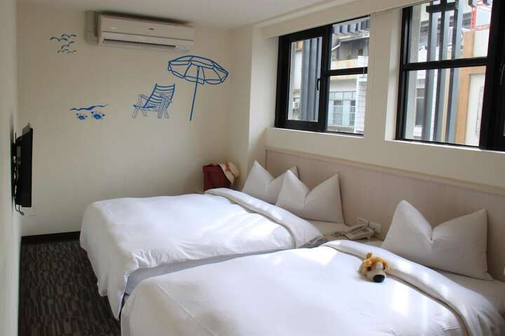 Room 10 of 56