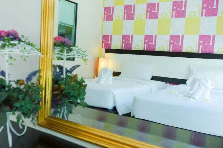 Room 9 of 27