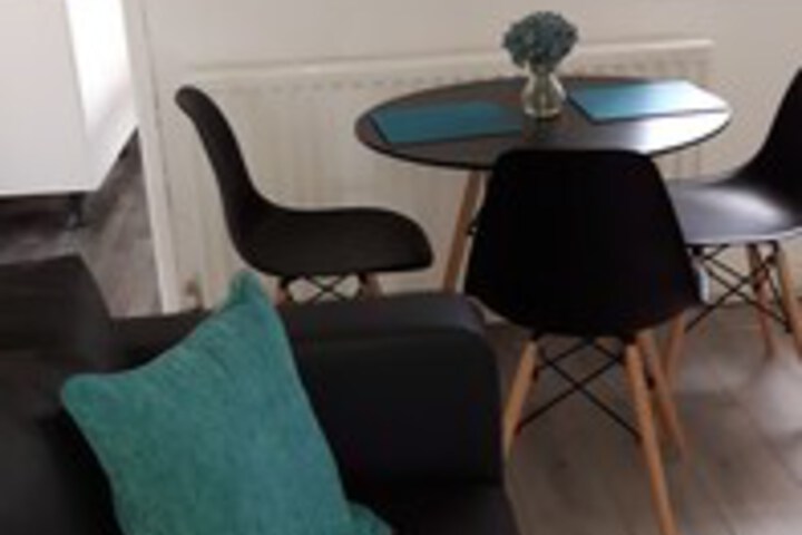Room 9 of 18