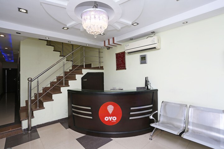 OYO 8909 HOTEL GRAND