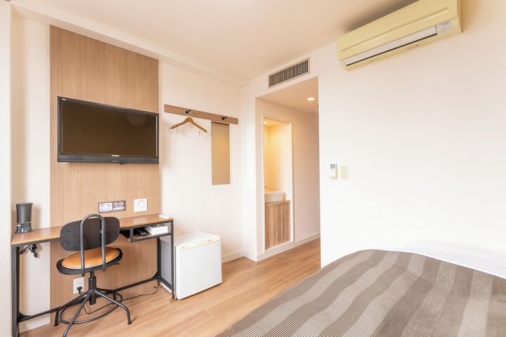 Room 13 of 29