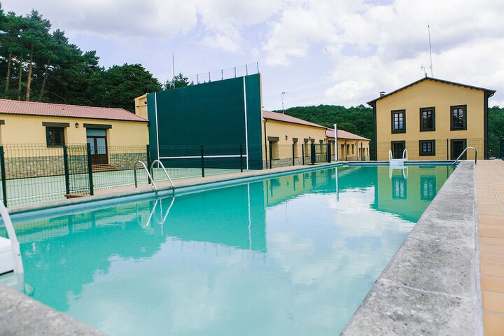 Pool 27 of 51