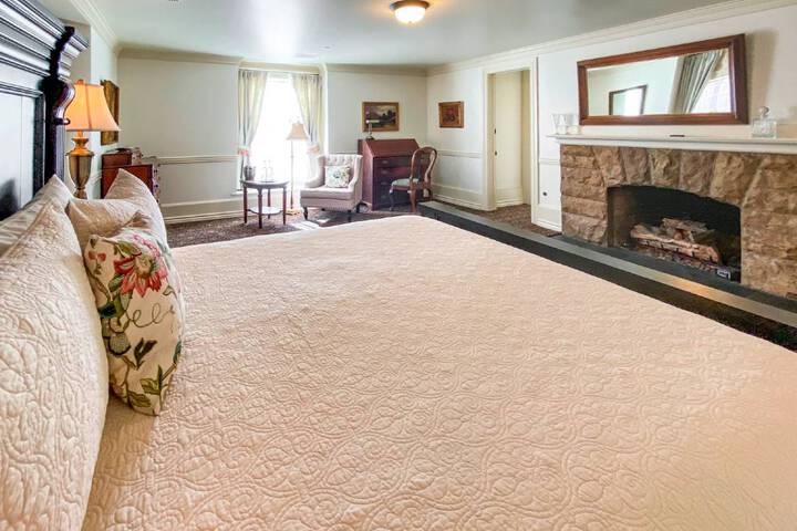 Room 2 of 3