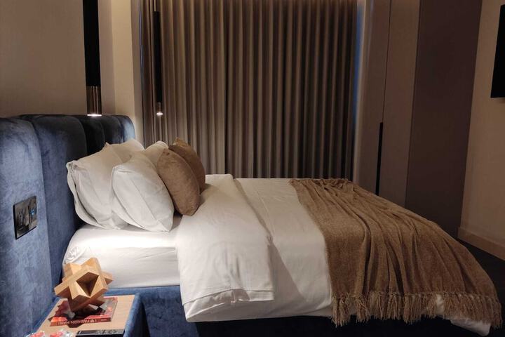 Room 30 of 93