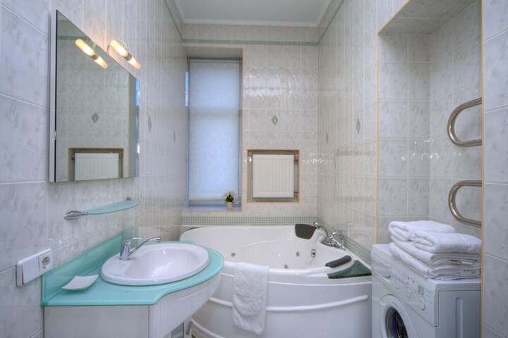 Room 90 of 100