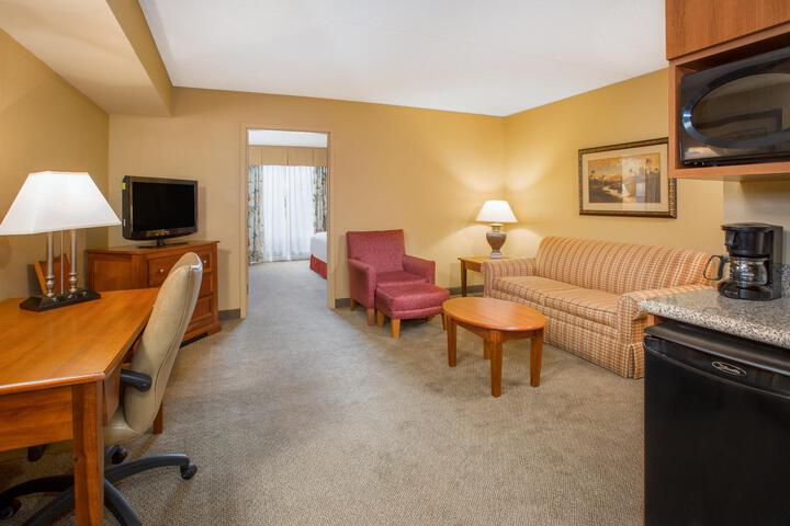 2 Queen Suite Sofa Bed (9 of 9)