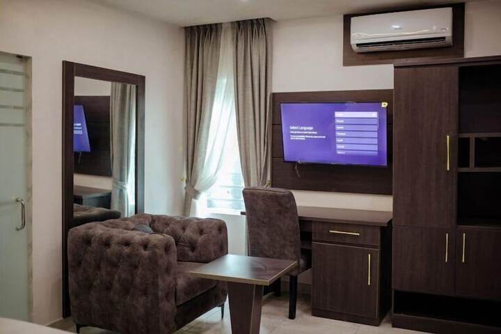 Room 7 of 30