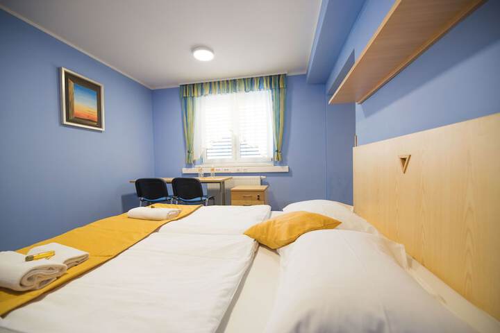 Room 11 of 69