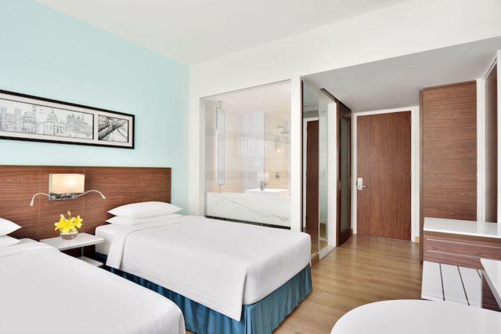 Room 4 of 42