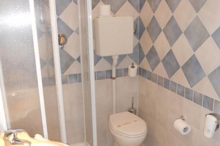 Room 14 of 52