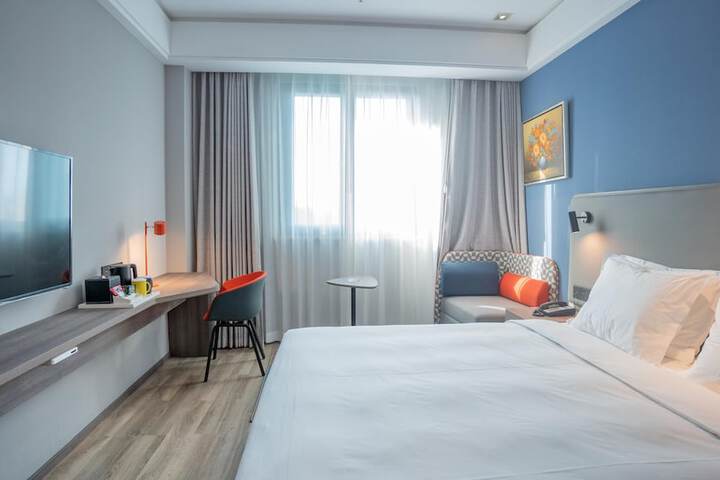 Room 10 of 39