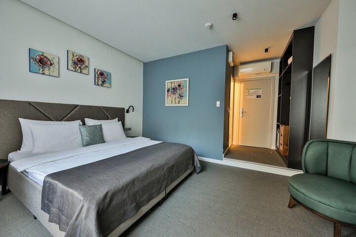 Room 11 of 70