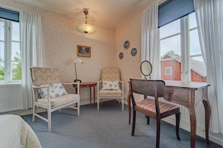 Room 37 of 148