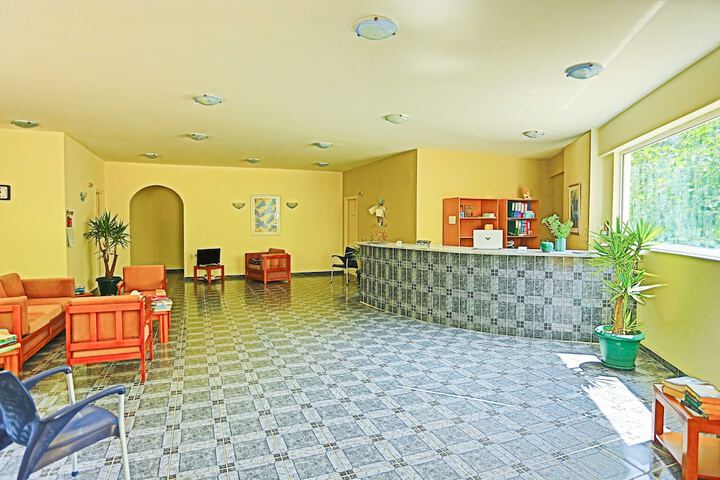 Hotel Interior 8 of 81
