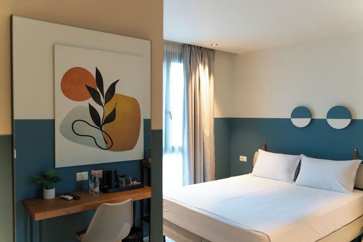 Room 15 of 44