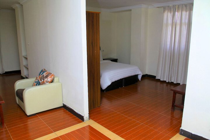Room 11 of 25