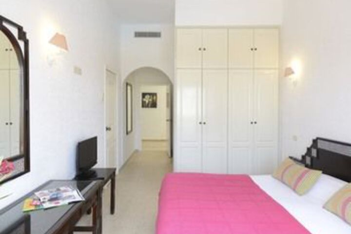 Room 4 of 35
