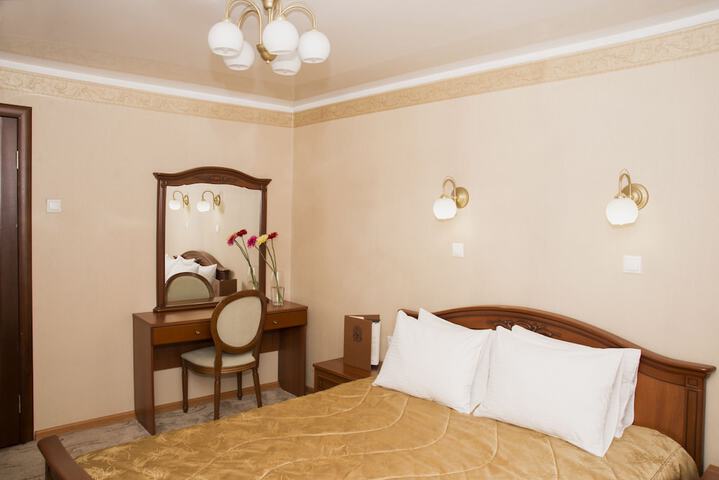 Room 16 of 47