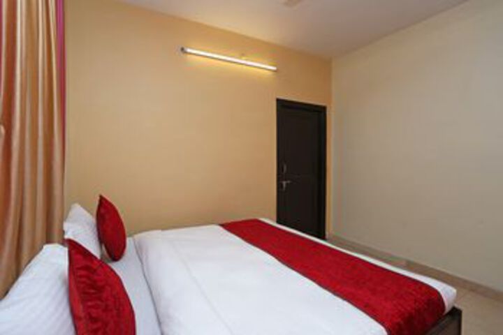 Room 9 of 20
