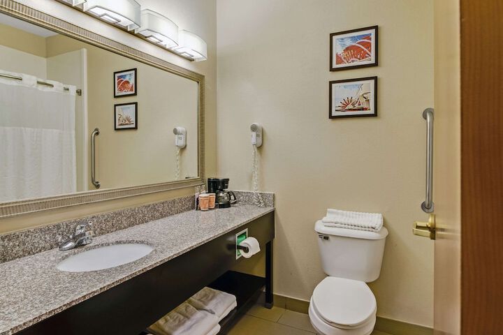 Room 32 of 55