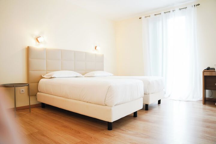 Room 14 of 32